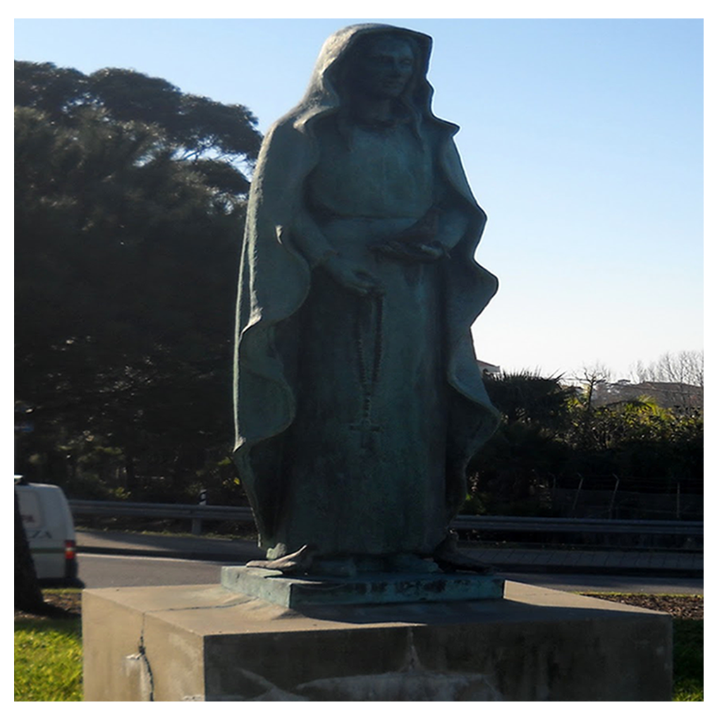 Estatua Maria Adelaide